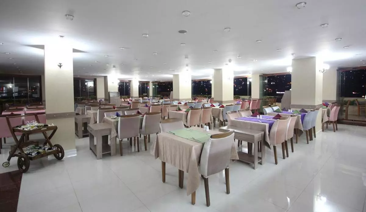 grand corner izmir hotel restaurant (Copy).jpg